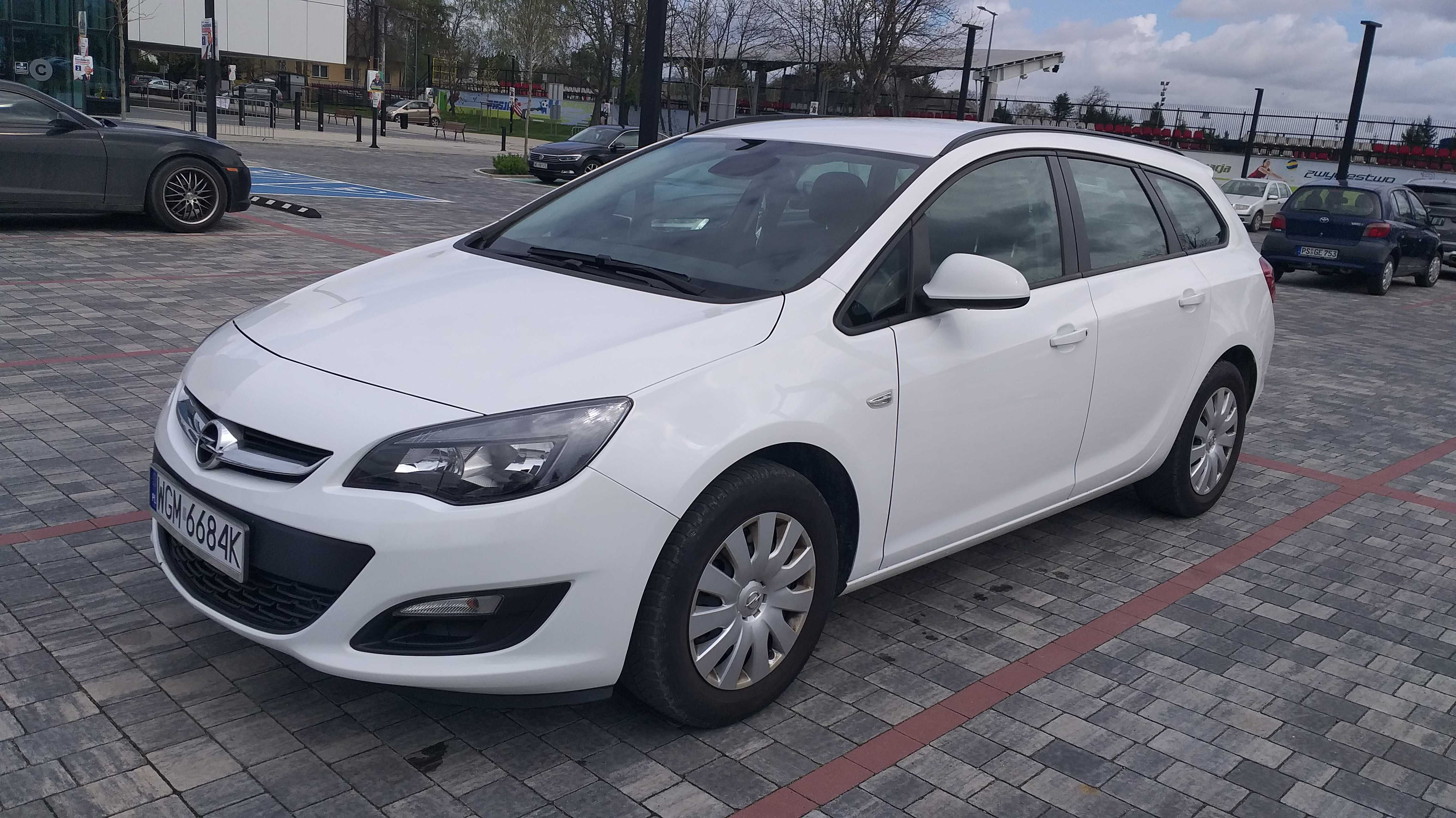 Opel Astra 1,6 z 2015r