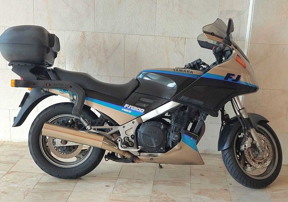 Clássica em excelente estado - FJ1200