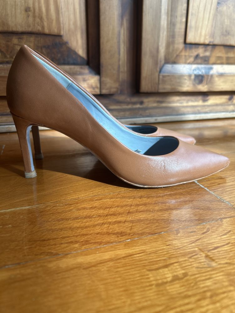 Sapatos Camel Zara