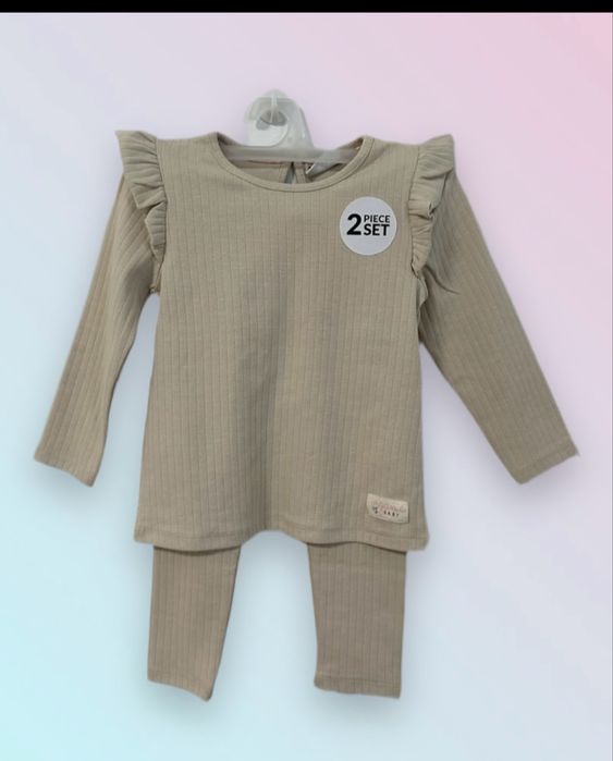 Костюм для дівчинки