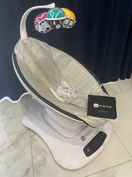 4 moms укачаючий центр