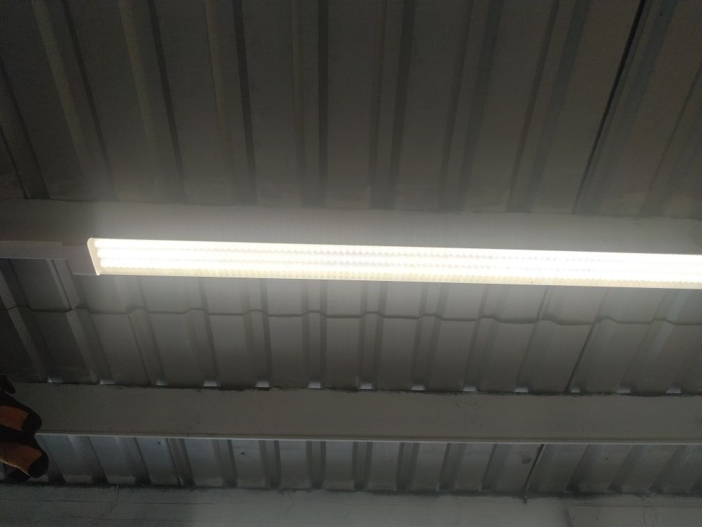 LAMPA LED PROMOCJA 12 zł BRUTTO 120 cn do garażu, warsztatu świetlówka