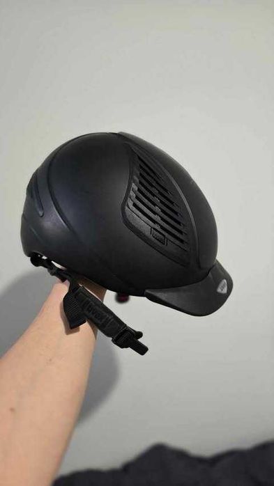 Kask jeździecki Uvex Reithelm exxential black mat M-L