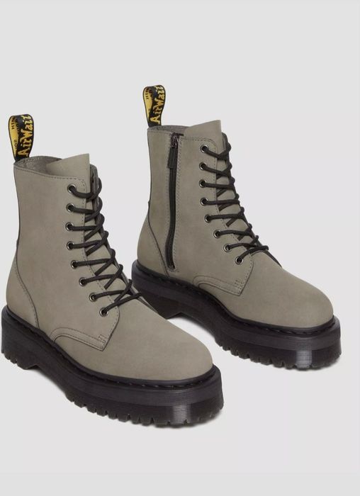 Сірі шкіряні черевики Dr. Martens Jadon Milled Nubuck Platform 4UK