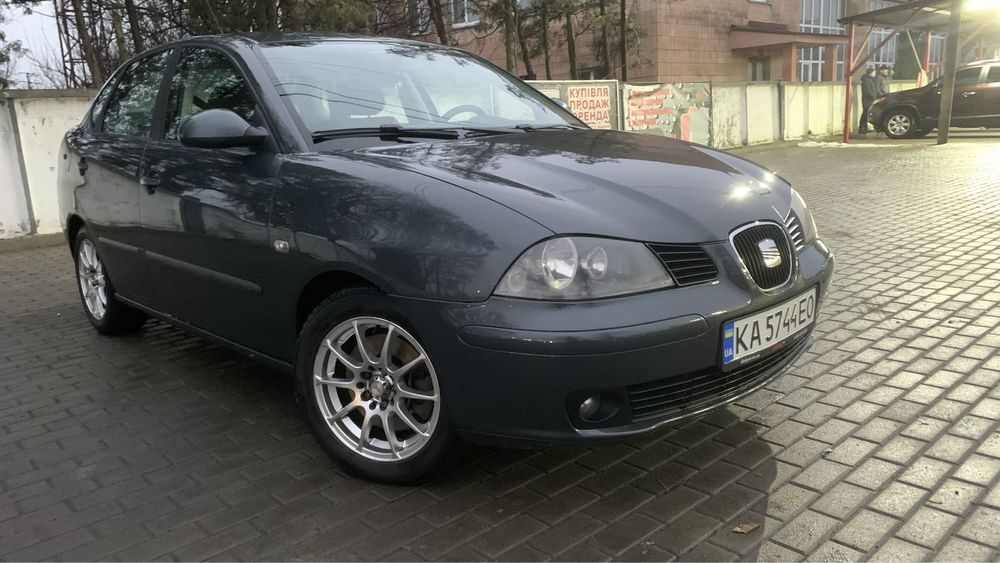 Продам Seat Cordoba Sport 2.0