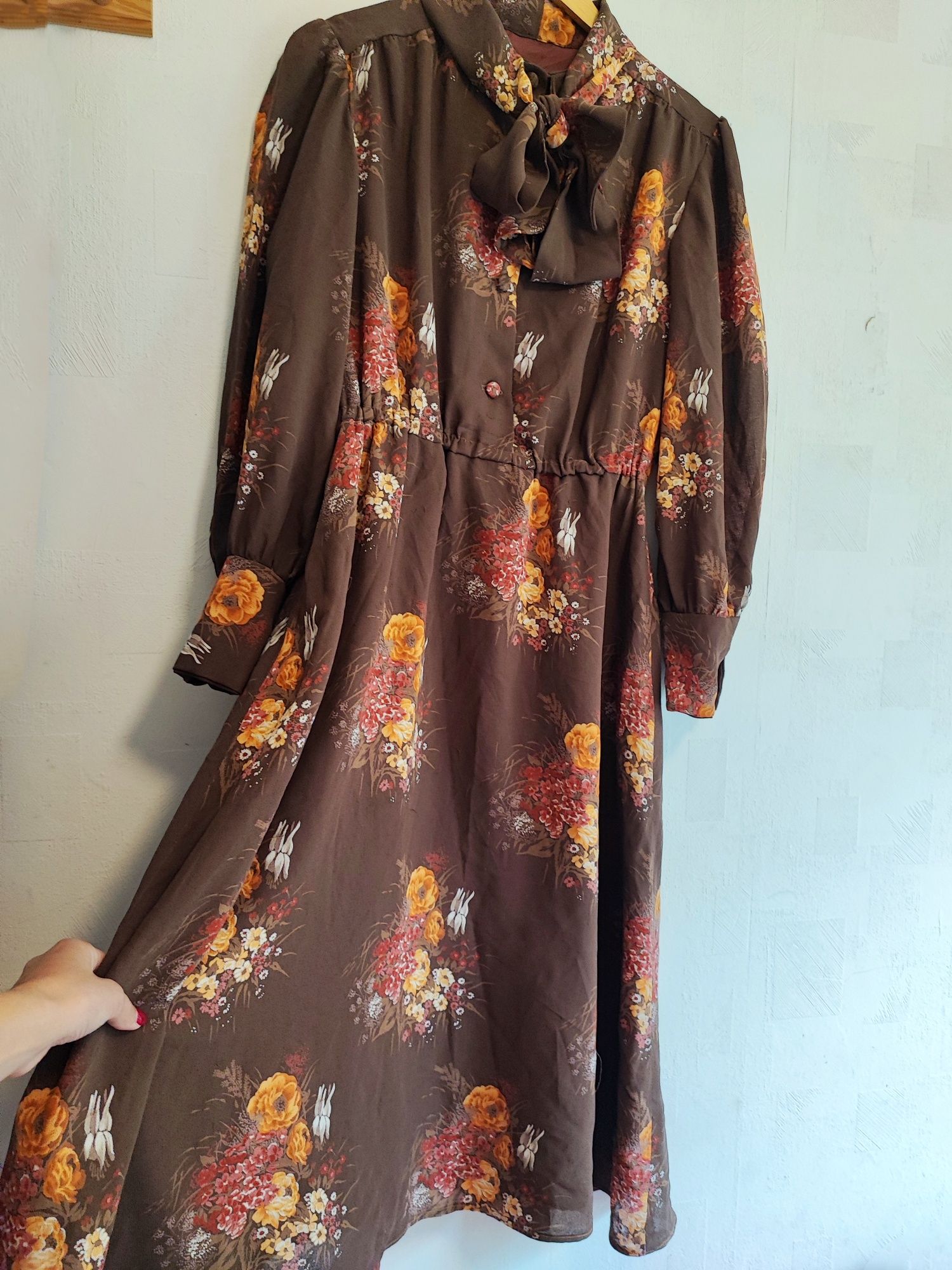 Koszulowa sukienka Vintage MIDI w kwiaty stylowa