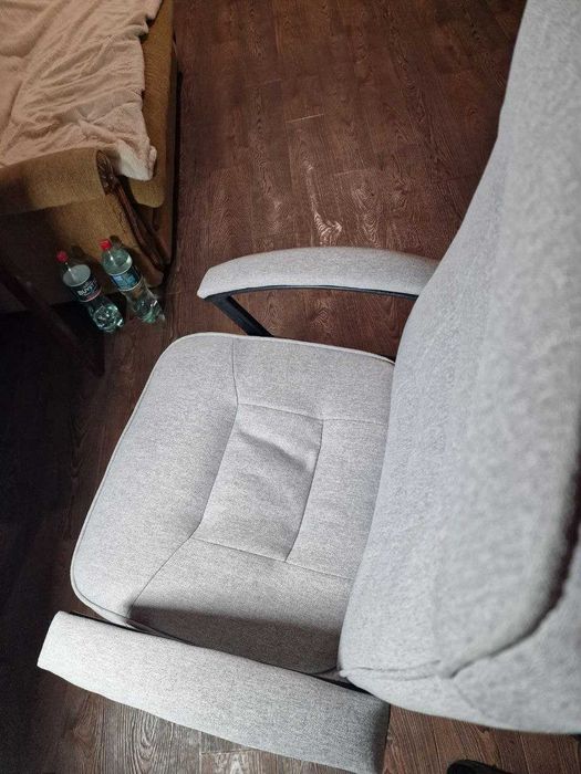 Продам нове офісне крісло SKODSBORG