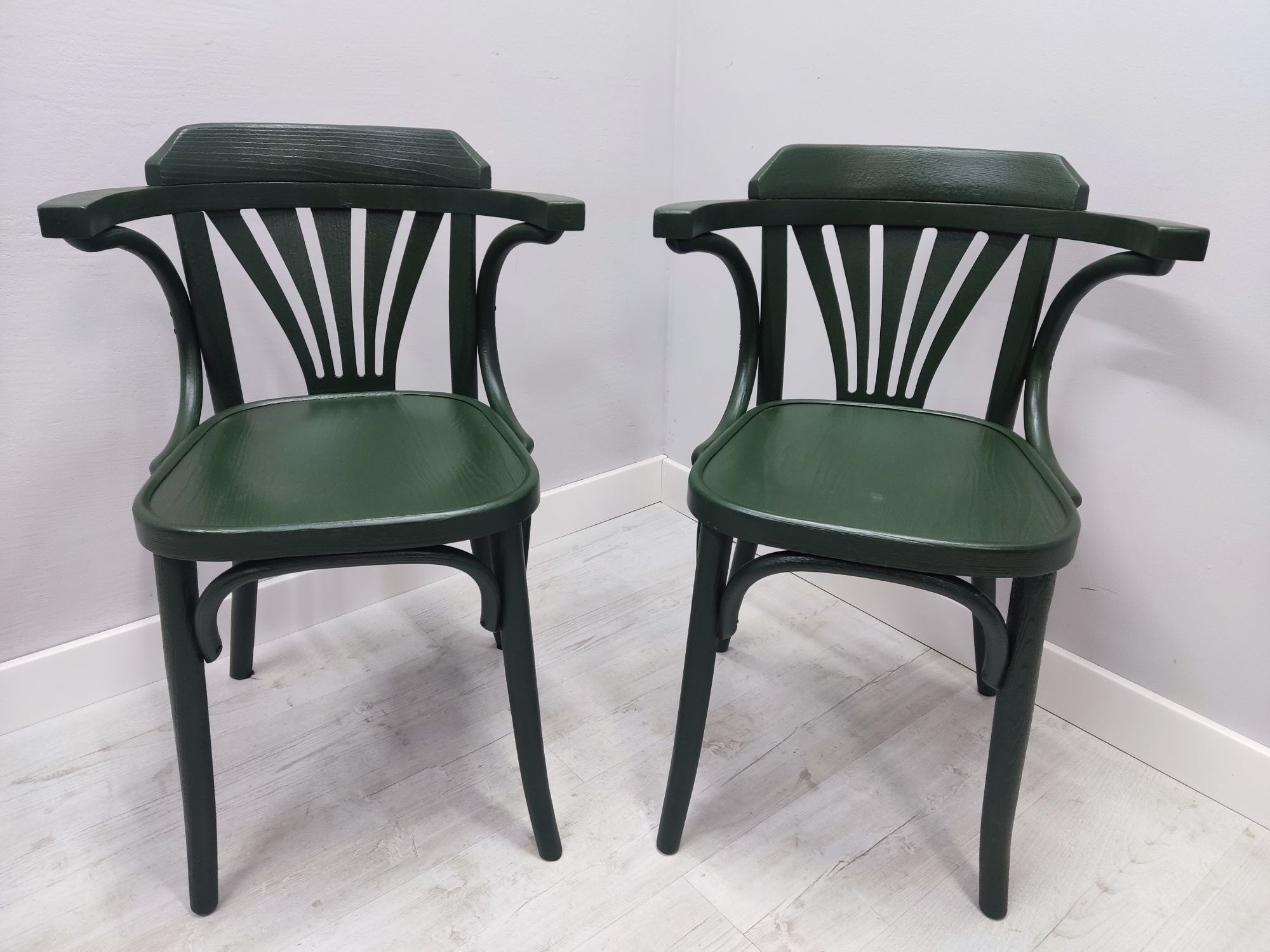 Thonet Wachlarz z podłokietnikiem Boho RAL 6009