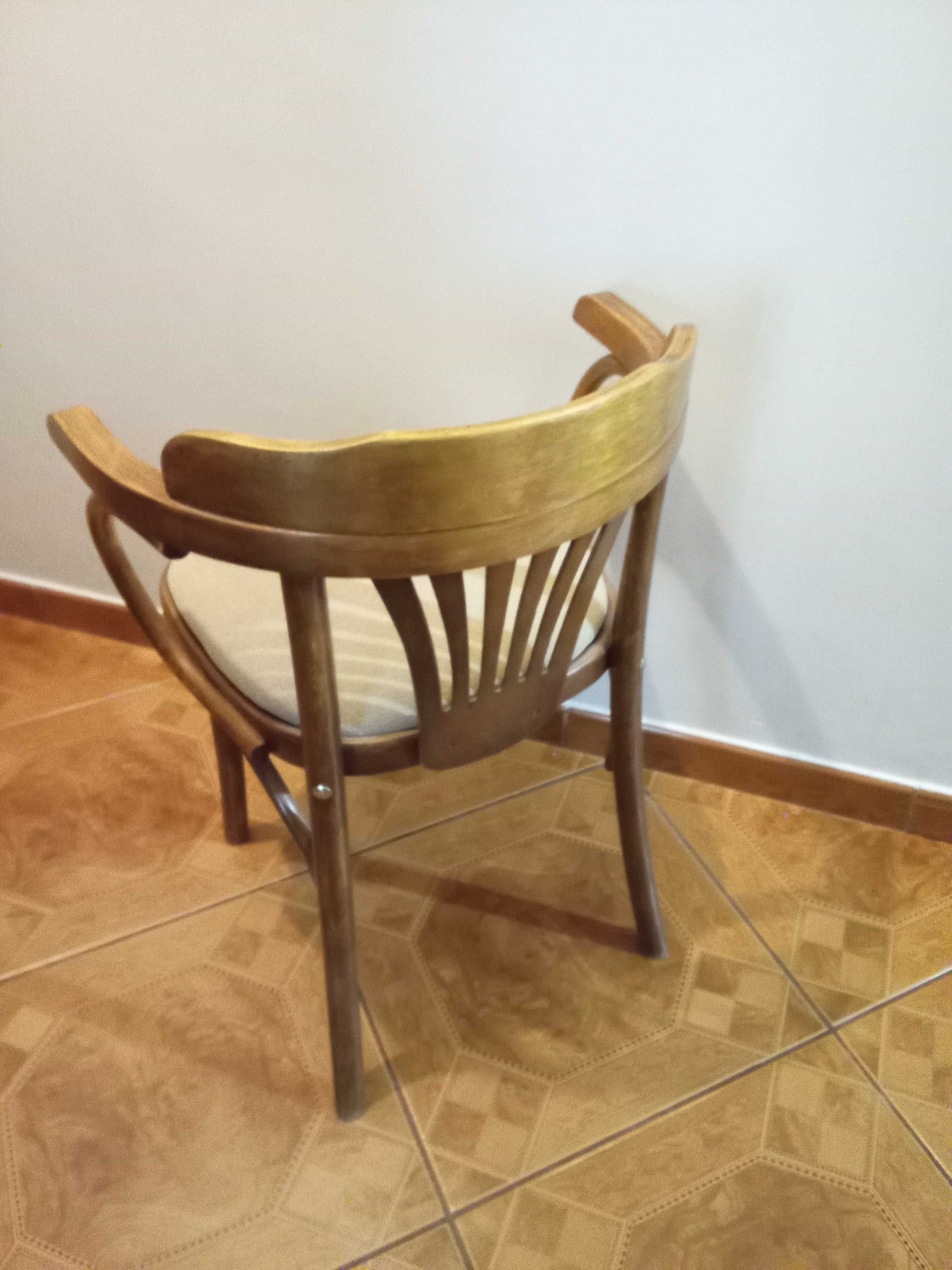 Krzesła RETRO stylowe