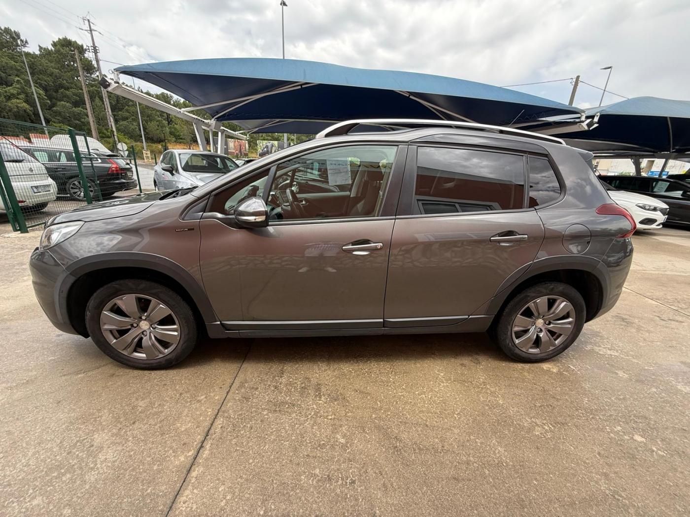 Peugeot 2008 1.2 PureTech Signature