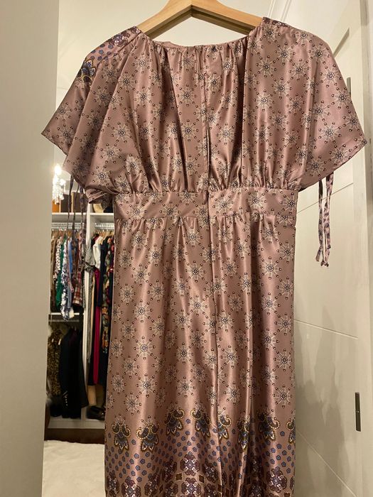 Vestido Cetim rosa Stradivarius
