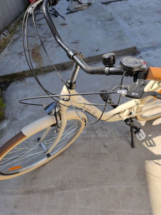 Rower elektryczny  CORE nowy