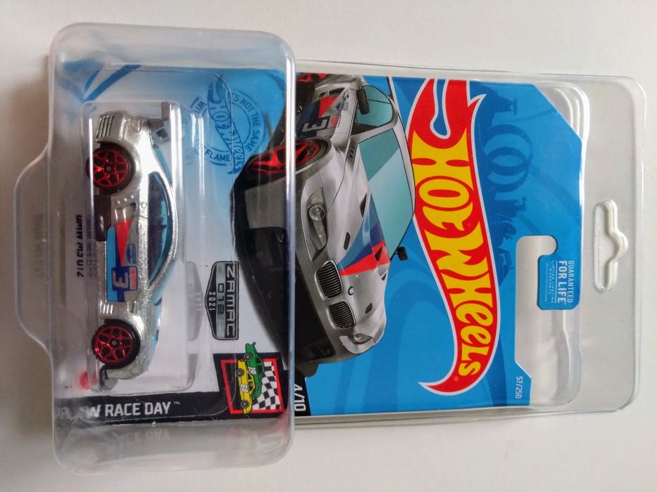 Hot Wheels BMW M3 GT2 / ZAMAC - model 2021 / PROTEKTOR