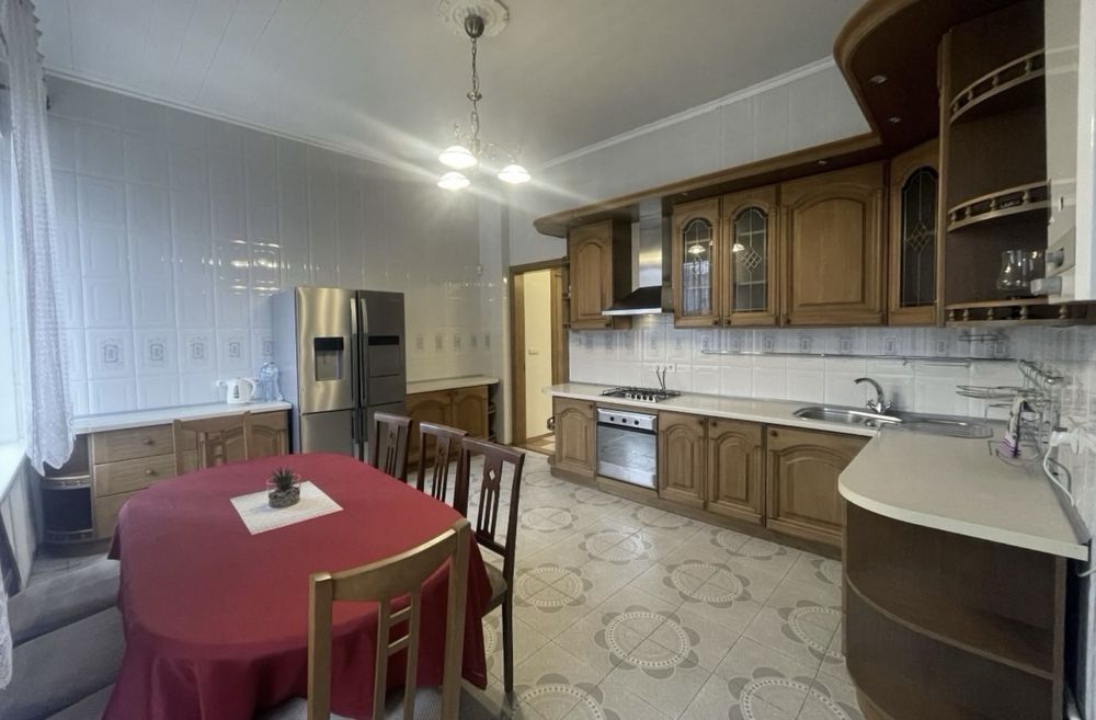 Без %. Оренда будинку поруч з метро Сирець. Генератор. Підвал. .