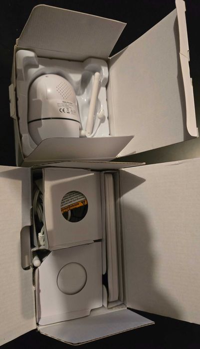 Monitor de bebé com duas câmaras...