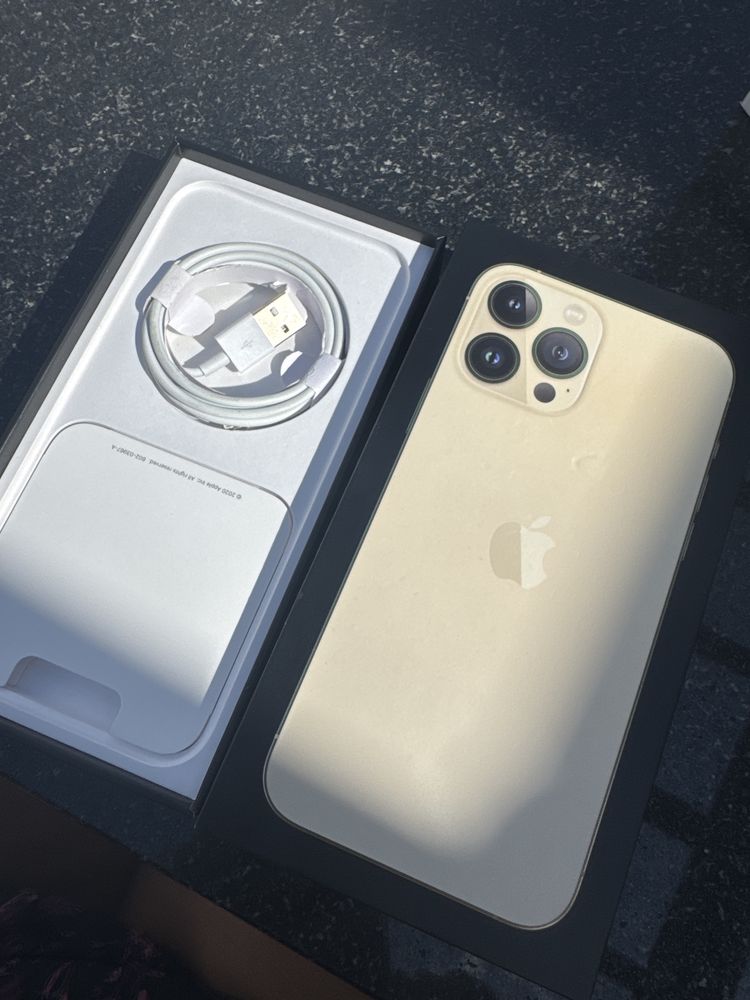 Pudełko do Iphone 12 Pro Max Gold 256 GB plus kabelek