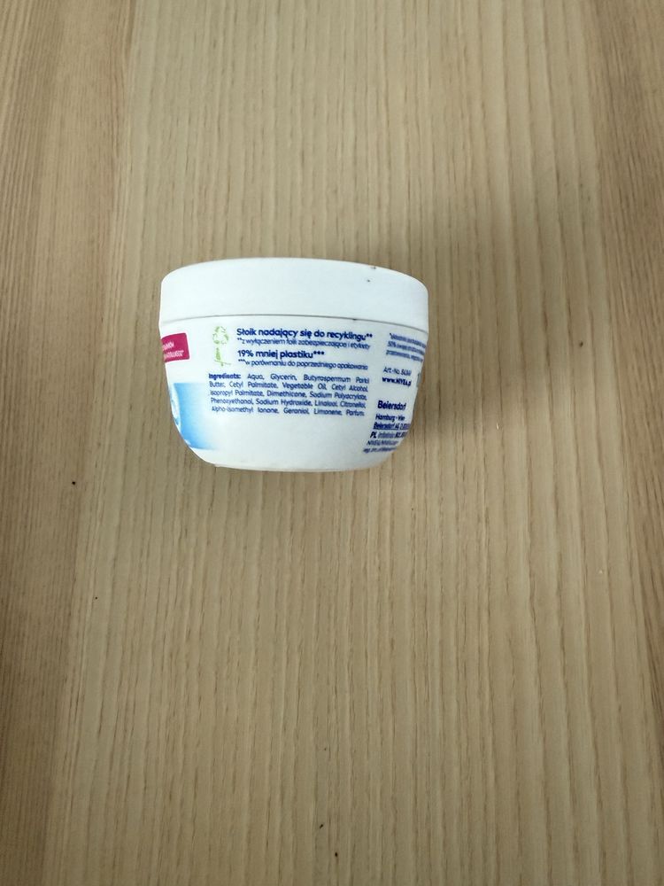 Krem niebieski nivea do twarzy care 5w1 odżywczy, nie otwierany nowy