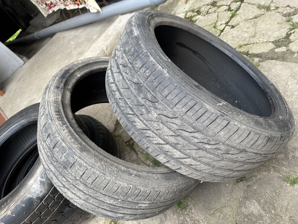 Продам шини 235/40/19