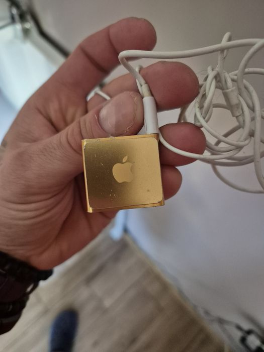 IPod Shuffle złoty