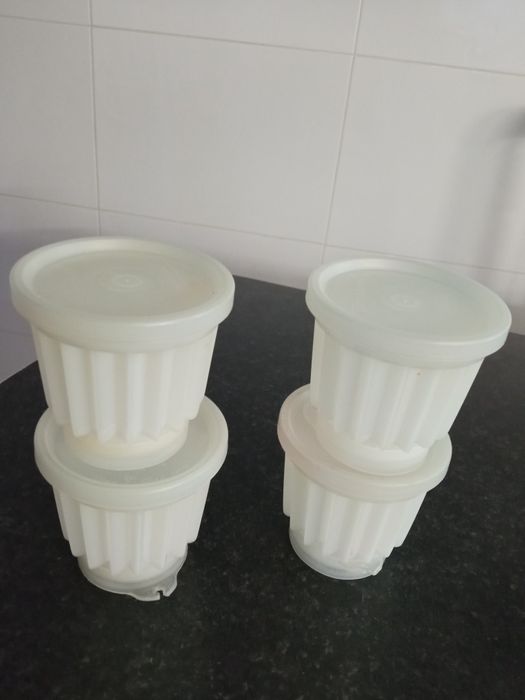 forma Tupperware para pudim individuais