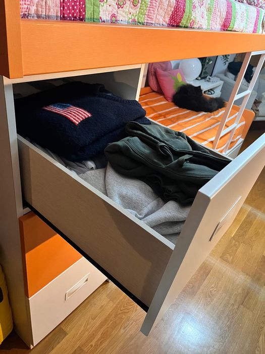 Beliche com 3 camas e 3 gavetas de arrumação