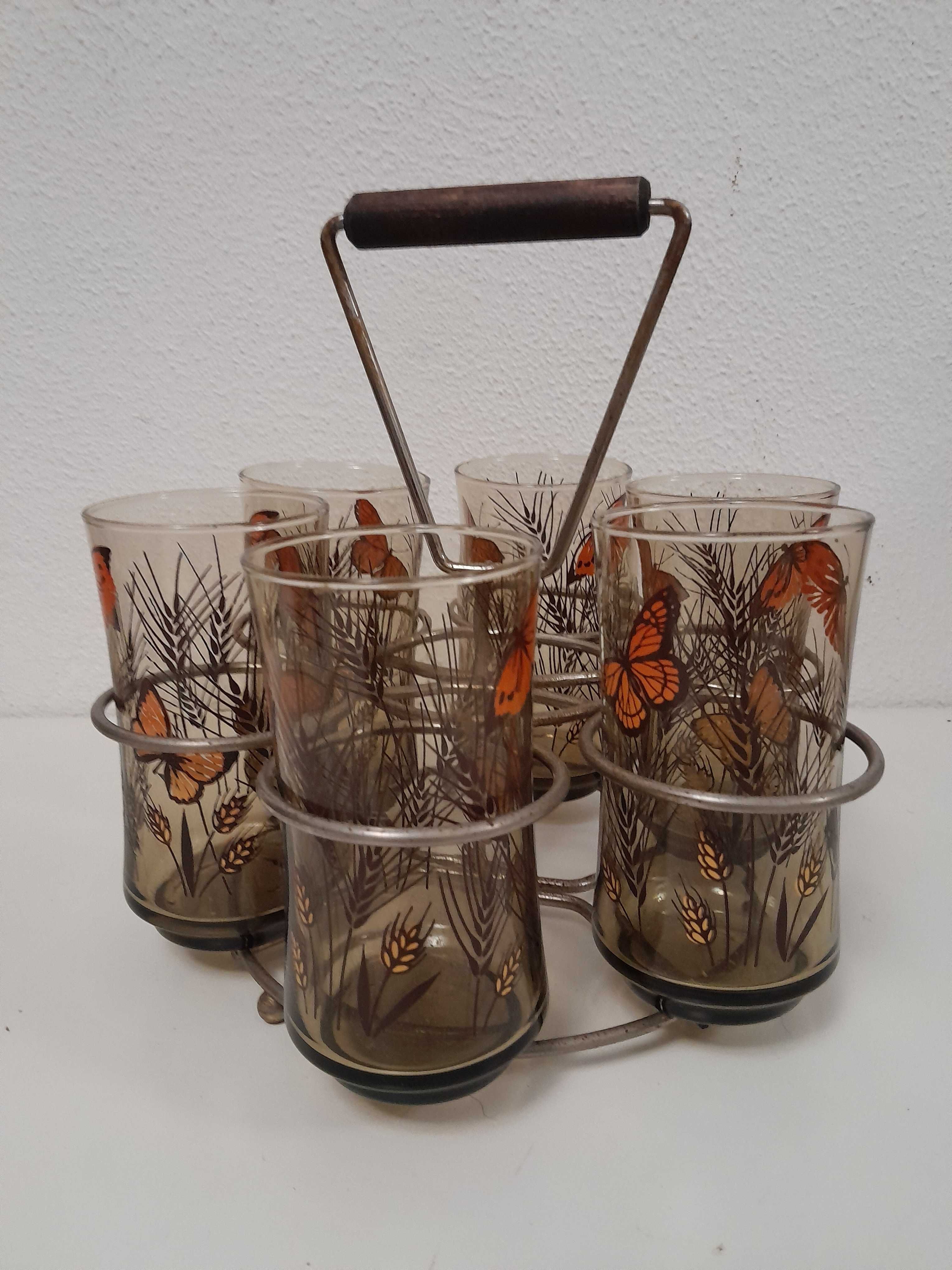 Copos vidro vintage, com motivo de borboleta e expositor.
