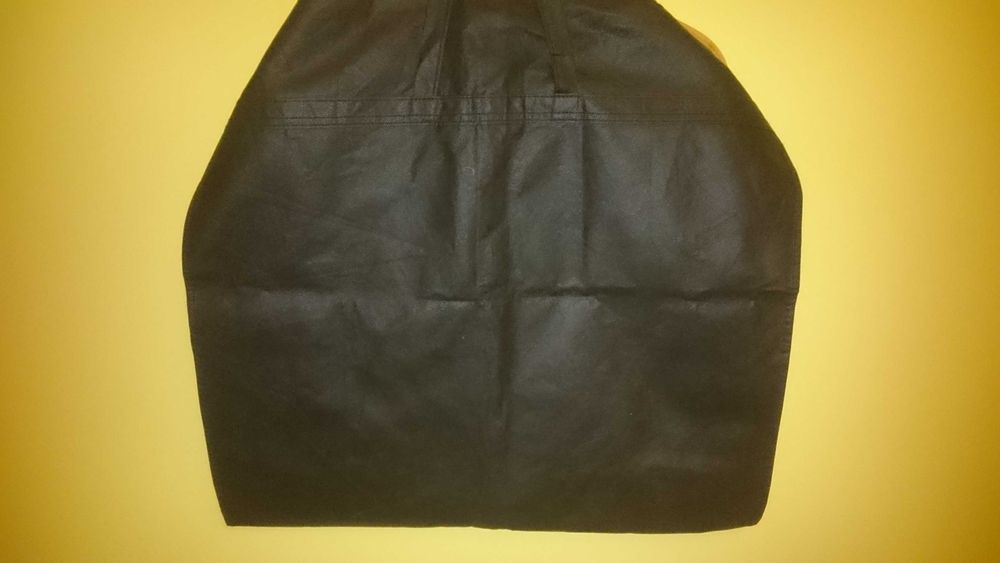 Фирменный чехол VERSACE 19.69  для хранения и транспортировки одежды.