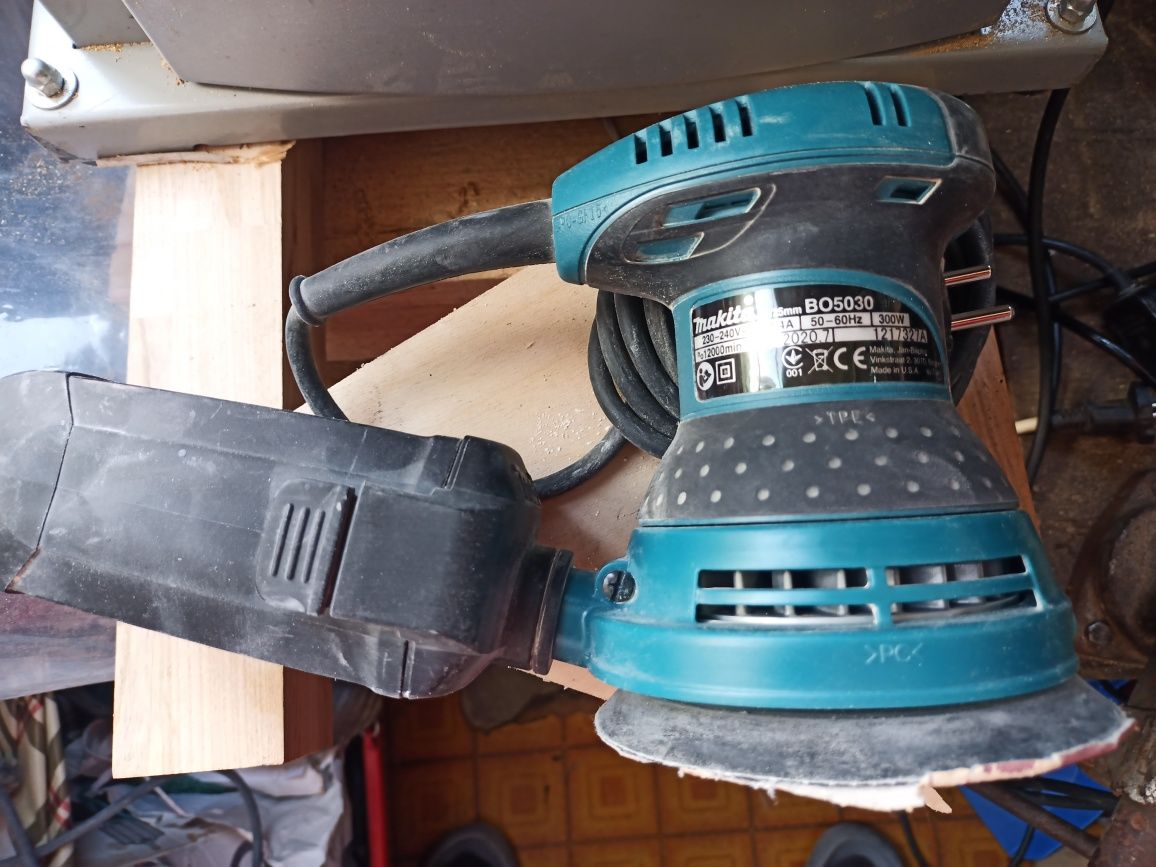 Эксцентриковая шлифмашина Makita   BO5030