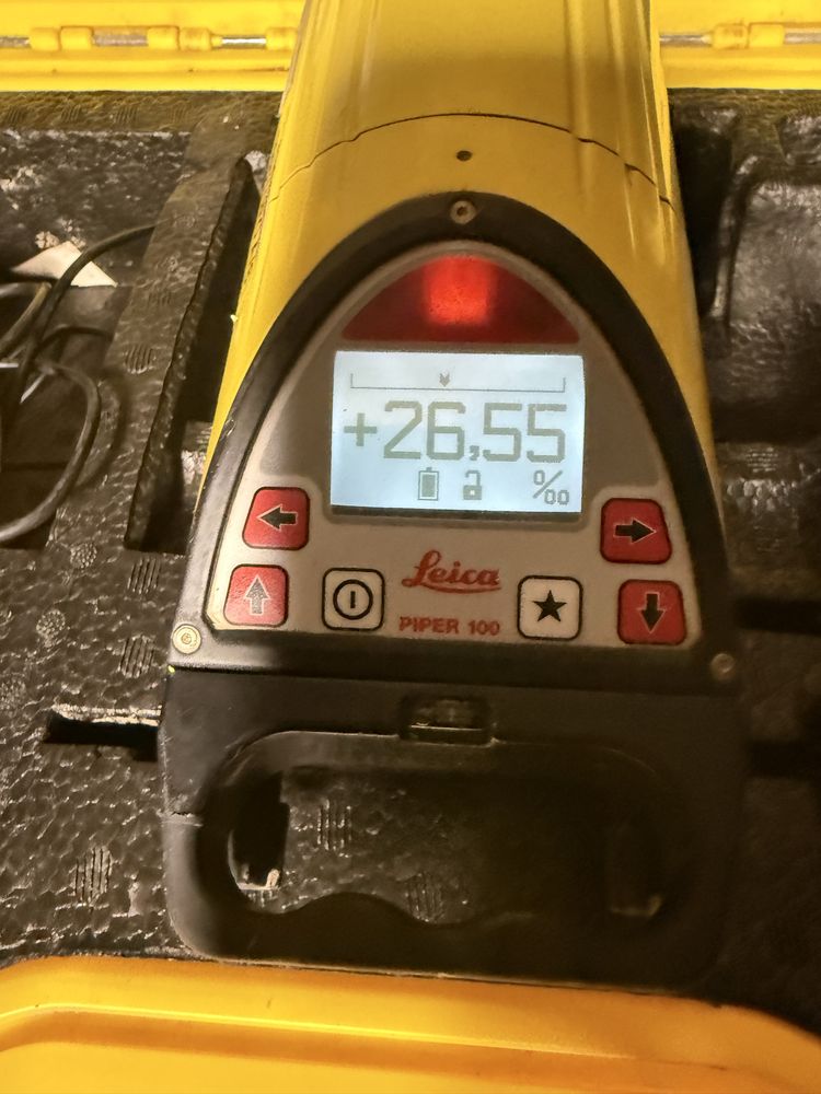 Niwelator laser rurowy Leica Piper 200