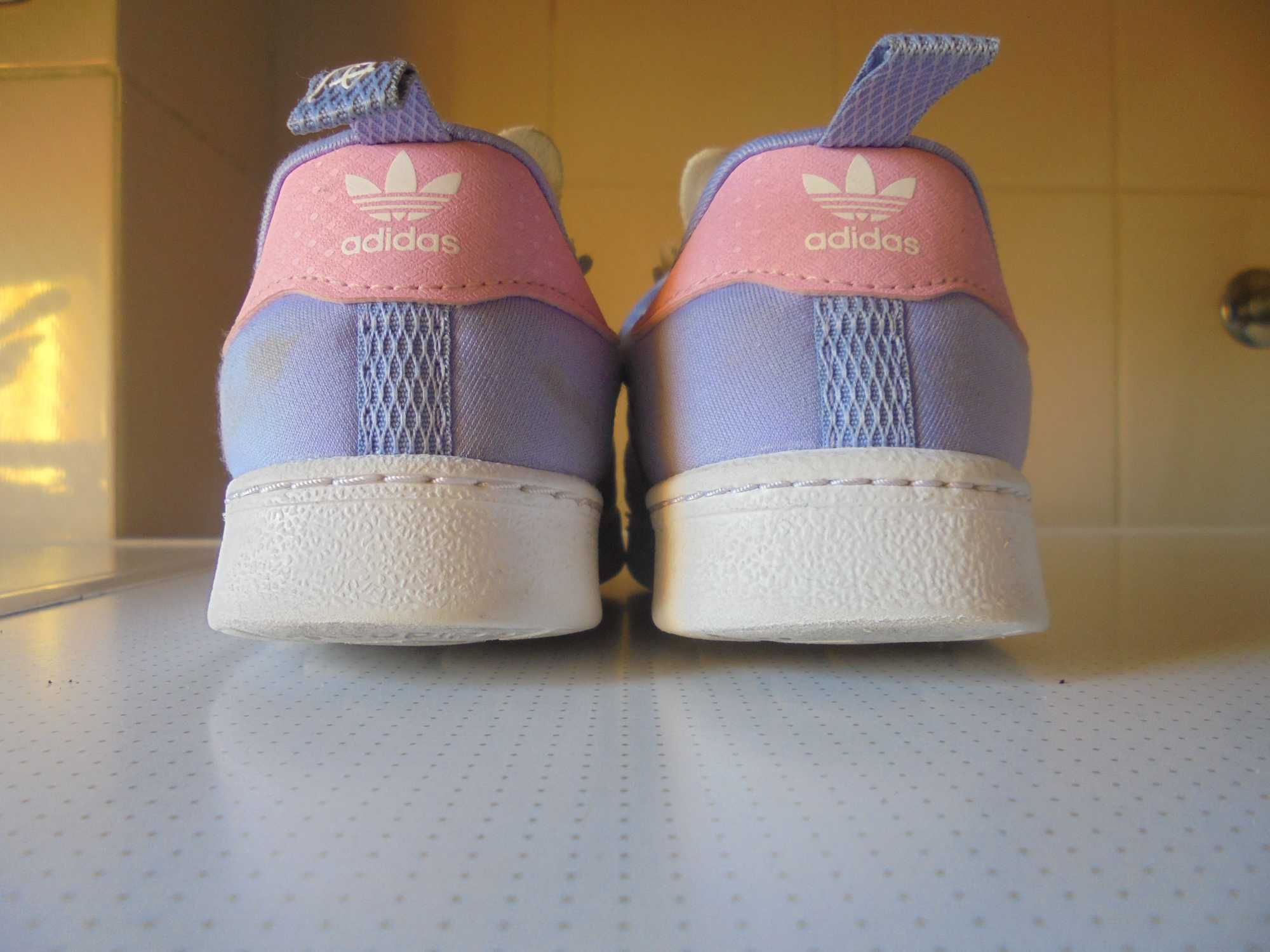 ténis de menina da marca adidas