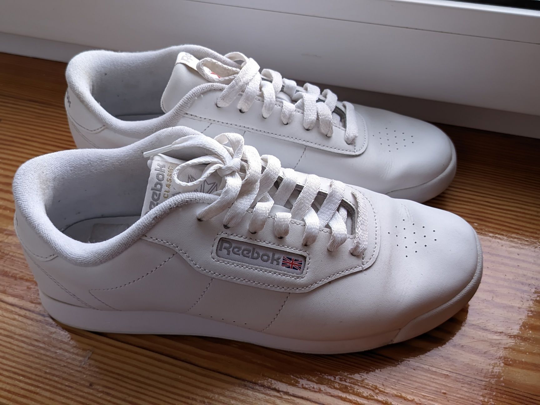 ОРИГІНАЛ білі кросівки Reebok, 40 розмір