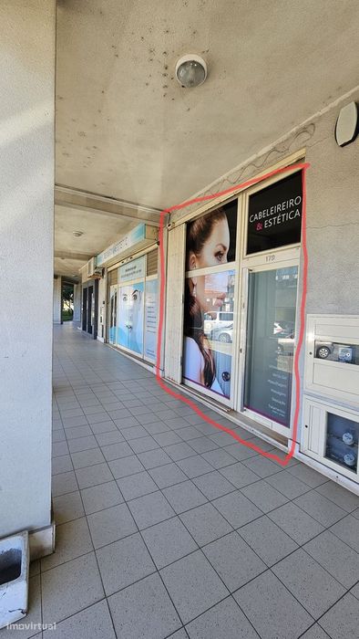 ESPAÇO VERSÁTIL: Loja em Matosinhos c/ Duas Entradas e Forte Movimento