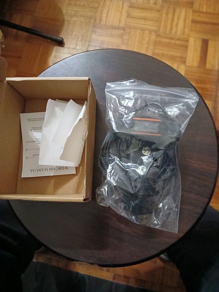 Webcam Full HD 1080p com Microfone Integrado