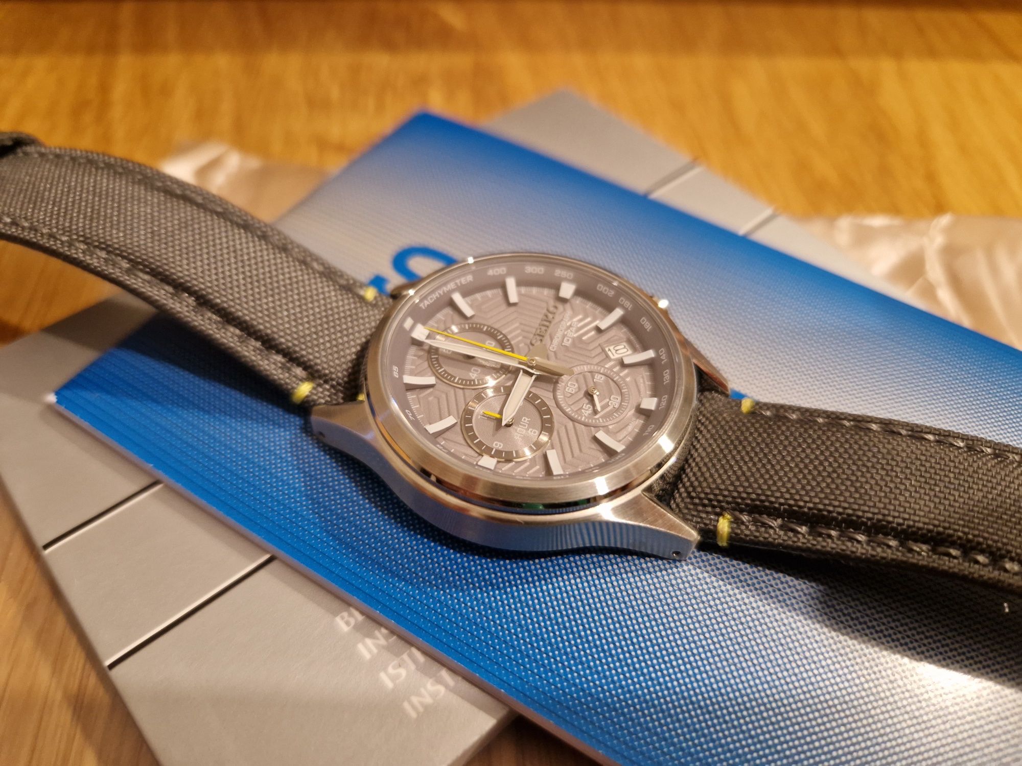 Zegarek Seiko chronograf SSB423P1 szafir 40mm