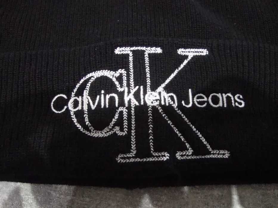 Czapka CALVIN KLEIN damska kolor czarny ORYGINAŁ