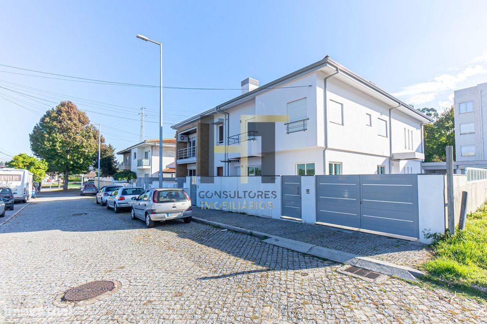 Andar-Moradia T3 Totalmente Renovado | Silva Escura | Maia