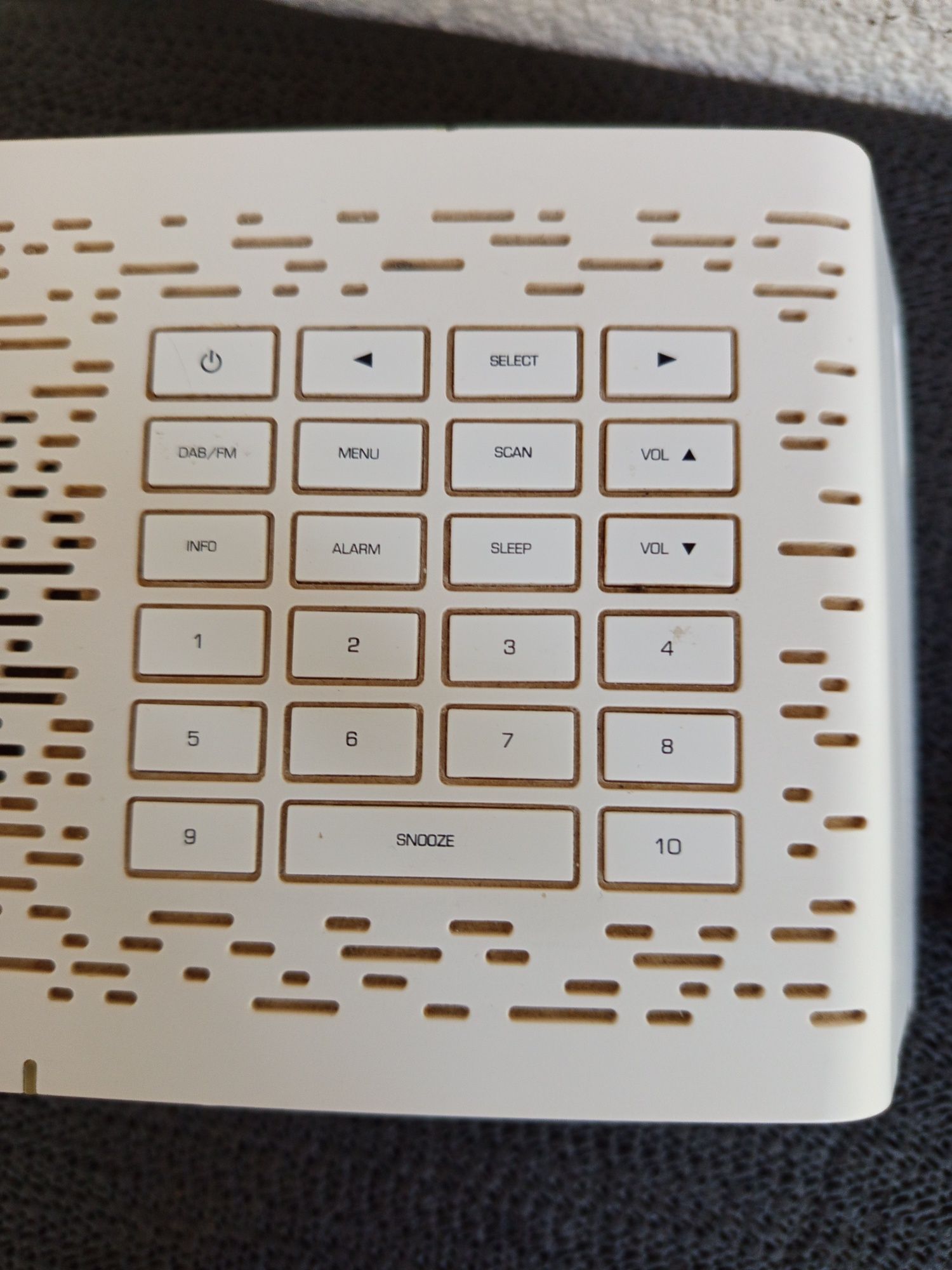 HYBRYDOWE radio firmy REVO model  BLIK - DAB+/ FM - Digital Audio