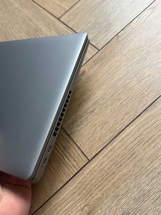 Dell Latitude 5520 | i7-1185G7 | 32GB RAM | 512GB SSD | Win10 + Office