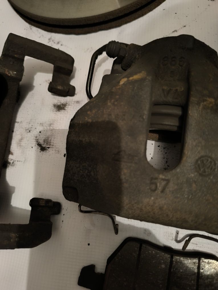 Hamulce zestaw audi a4 b6 288 mm tarcze jarzma zaciski klocki 885 886