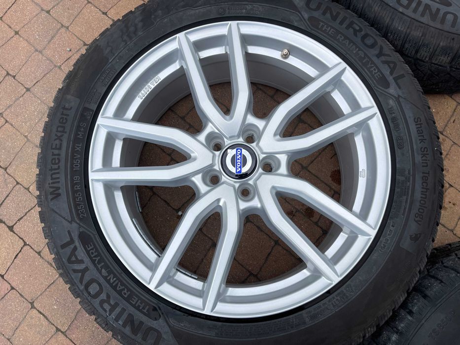 3815. Koła zimowe Volvo XC40 XC60 S60 Cross XC90 5x108 ET48 235/55/19