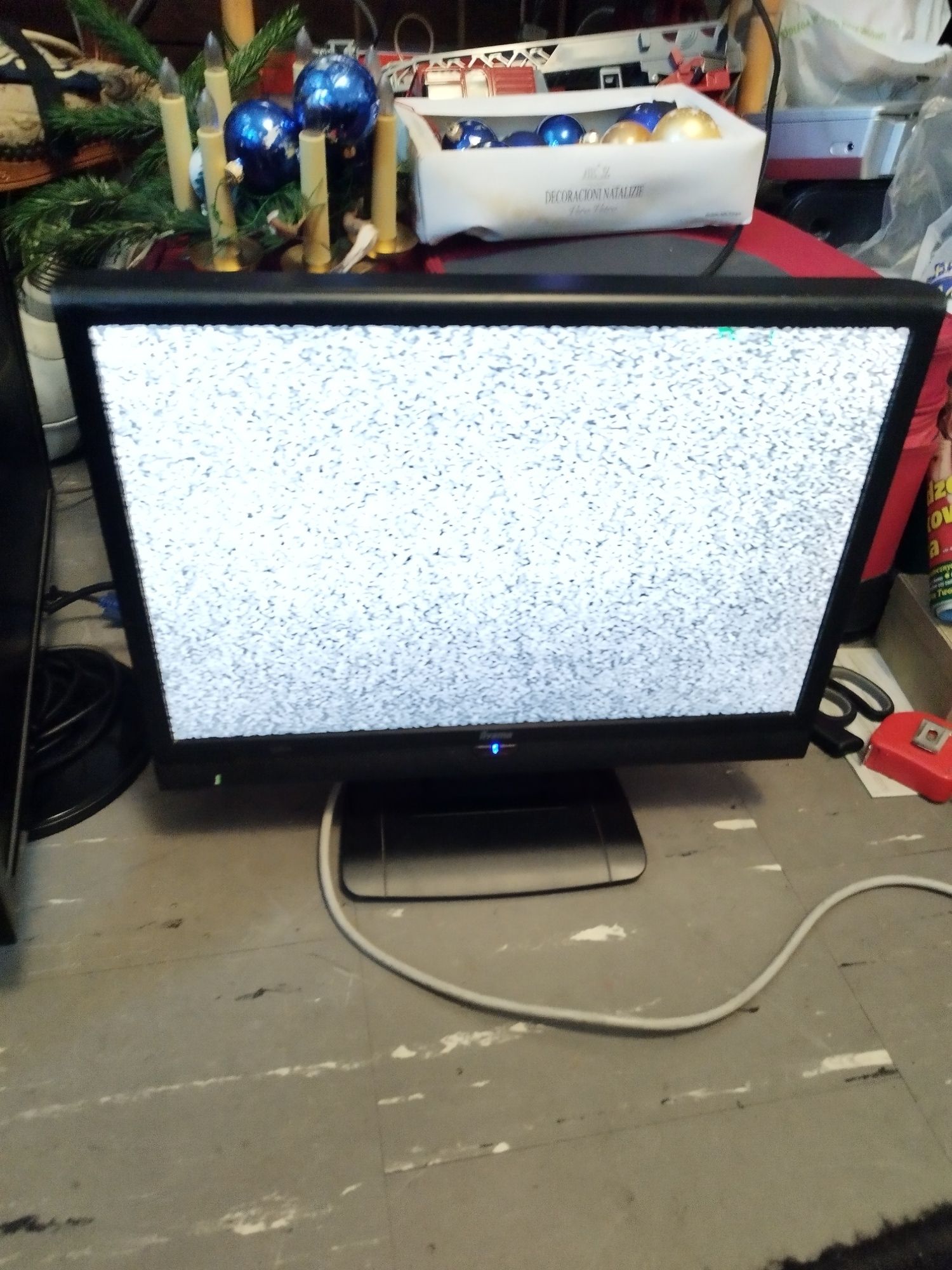 Mały Telewizor iiyama uszkodzony