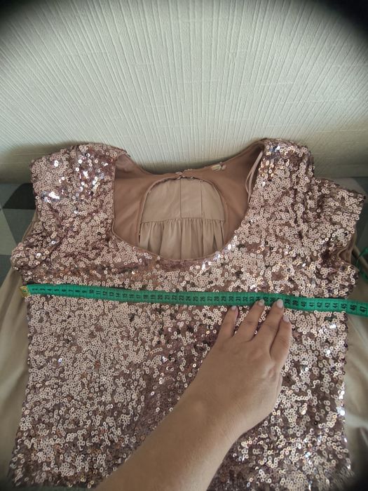 Гарне святкове плаття М-Л