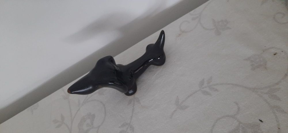 Jamnik PRL figurka stan jak na zdjeciach carmiczne