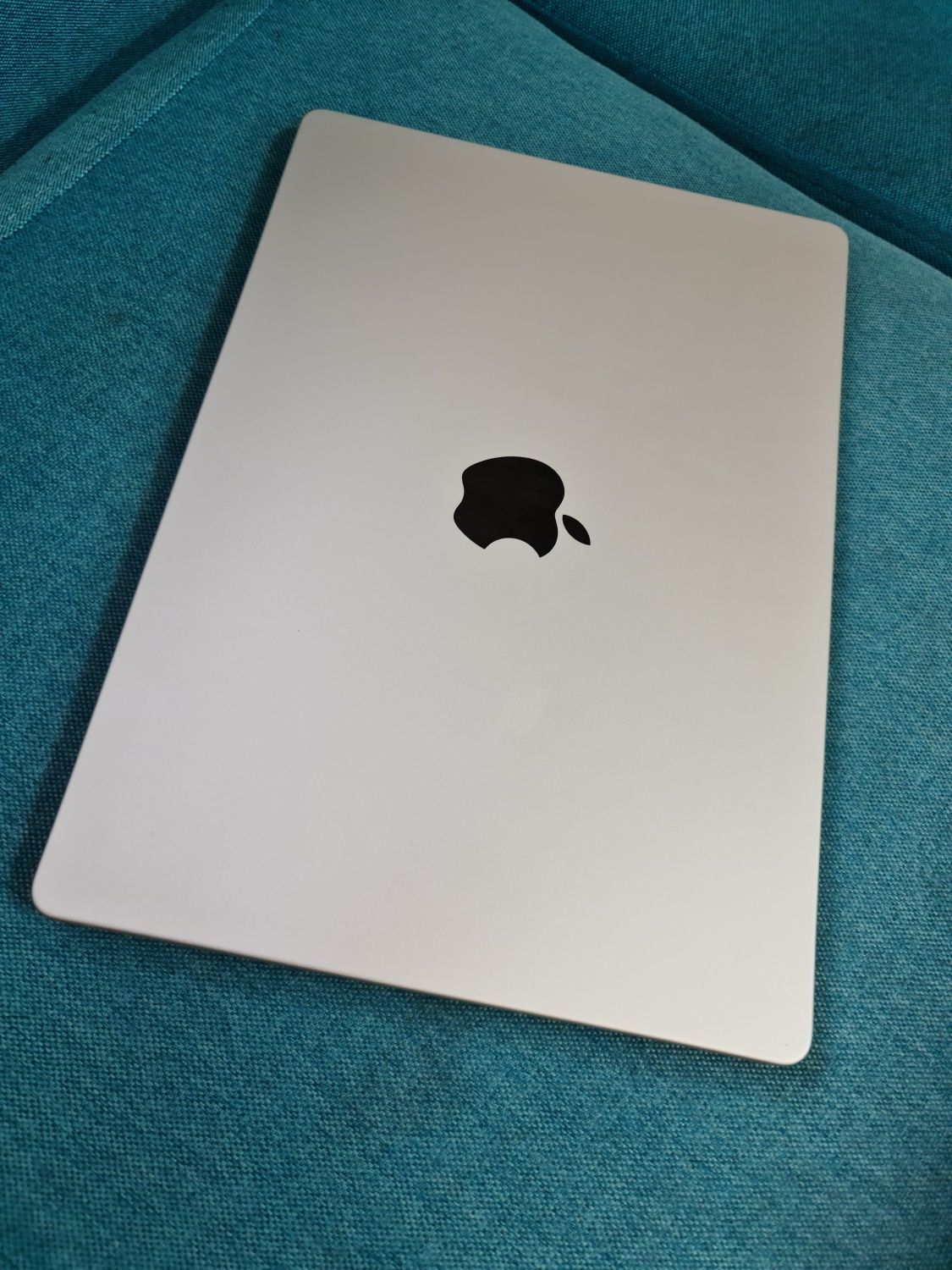 Macbook pro m3 8/256 як новий