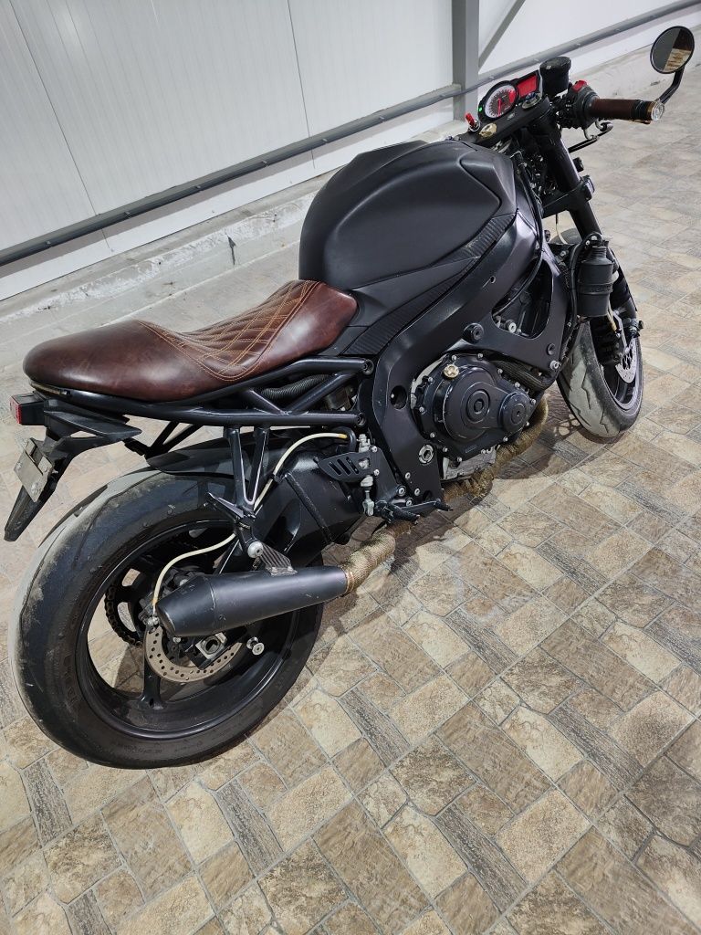 Cafe racer Suzuki 600 gsx r , 2008 на документах