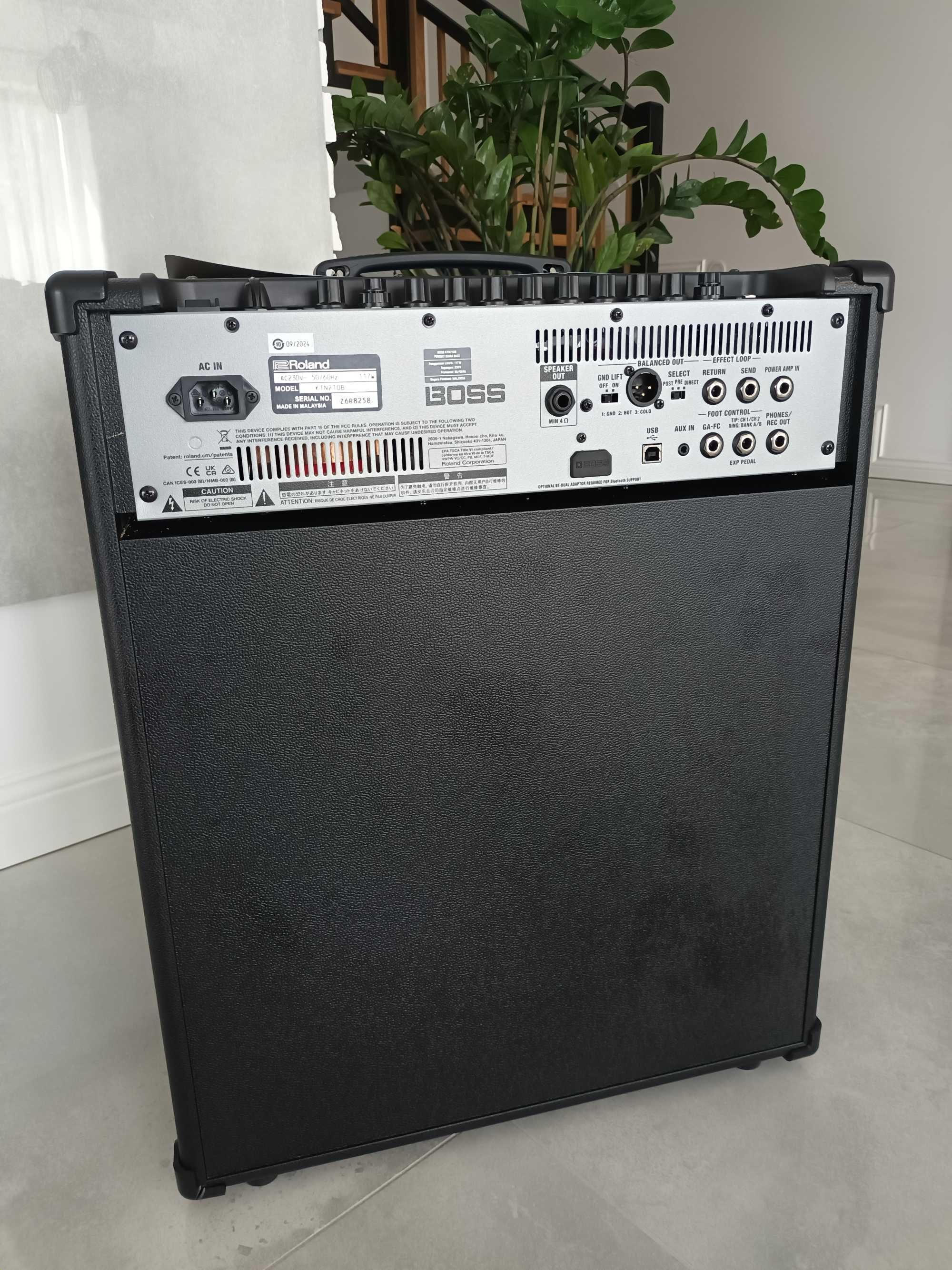 Boss Katana 210 Bass + Pokrowiec Combo basowe 2x10 Wzmacniacz basowy