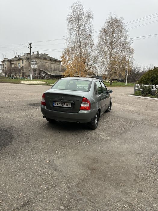 Машинка хороша економна , з газом. Ваз