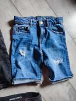 Spodnie Zara krótkie czarne jeans r.134 chłopięce modne dziury 2 sztuk