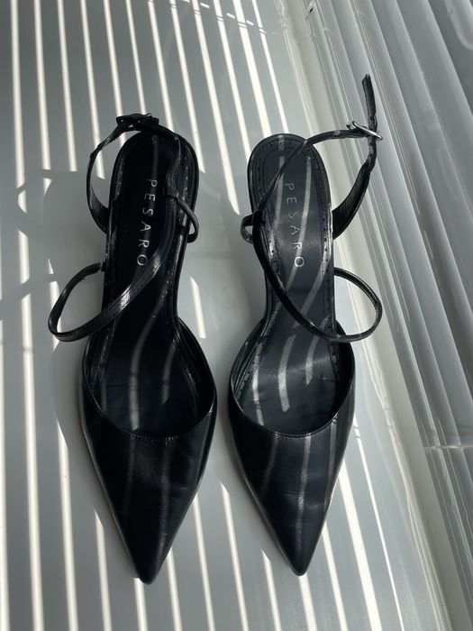 Туфлі мюлі чорні закритий ніс низький каблук pesaro