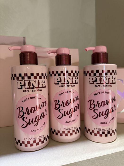 Лімітовані спреі і лосьйони Pink Victorias Secret. Вікторія сікрет